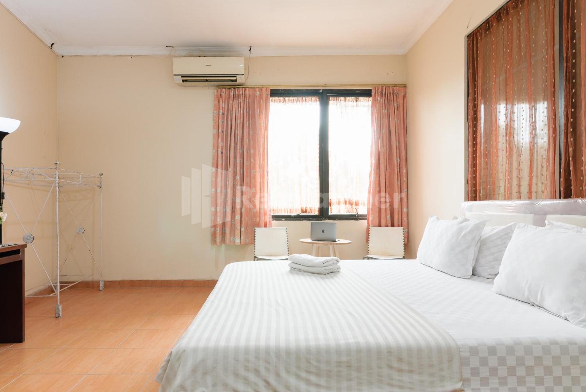 Sr Residence Near Mall Ciputra Cibubur Mitra Reddoorz Bekasi Exterior foto